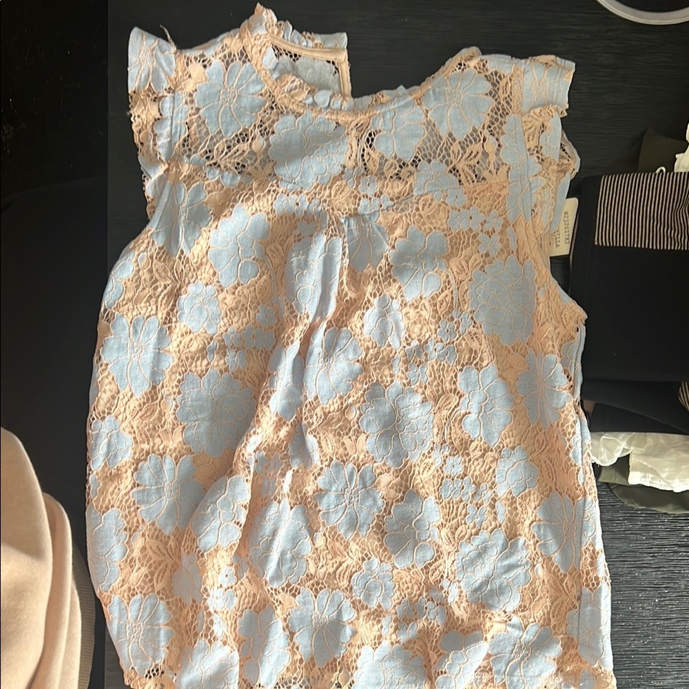 Floral Lace Sleeveless Top